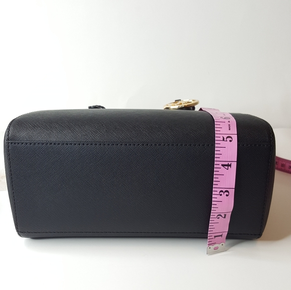 Michael Kors signature cross body bag and wallet. - Picture 4 of 8